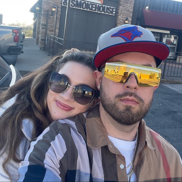 Meet your Poshers, Carleigh & Terry  ✨ - Picture 5 of 9